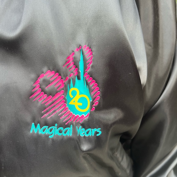 Disney 20 year anniversary jacket - Picture 4 of 7
